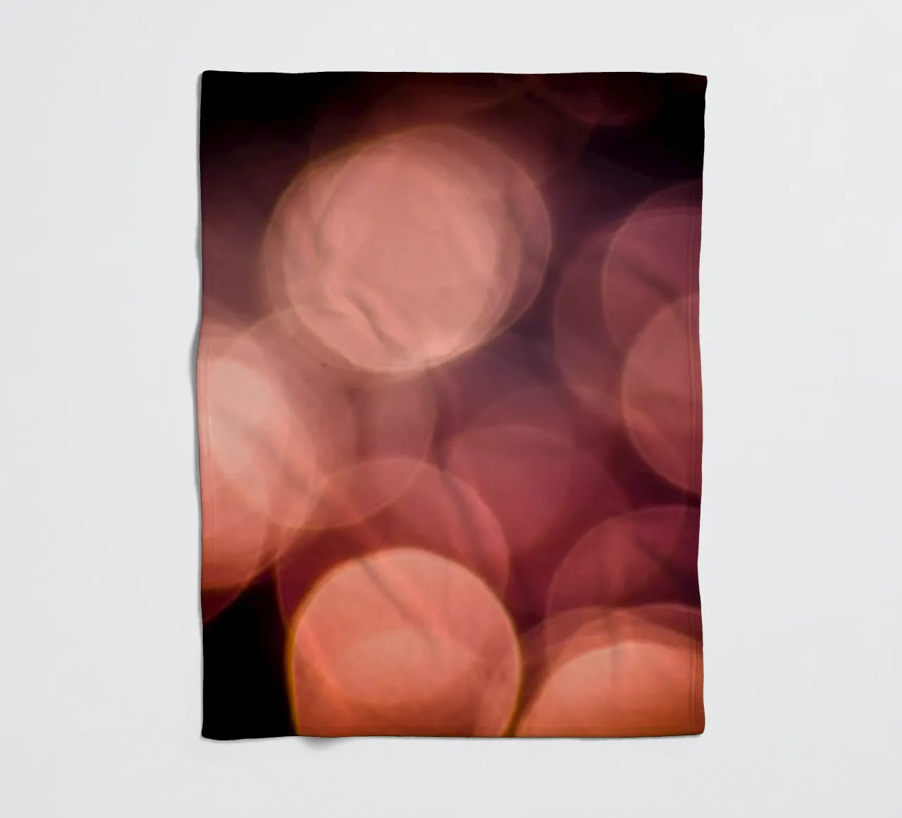 Luce sull'acqua II coperta in pile da Tal Paz-Fridman