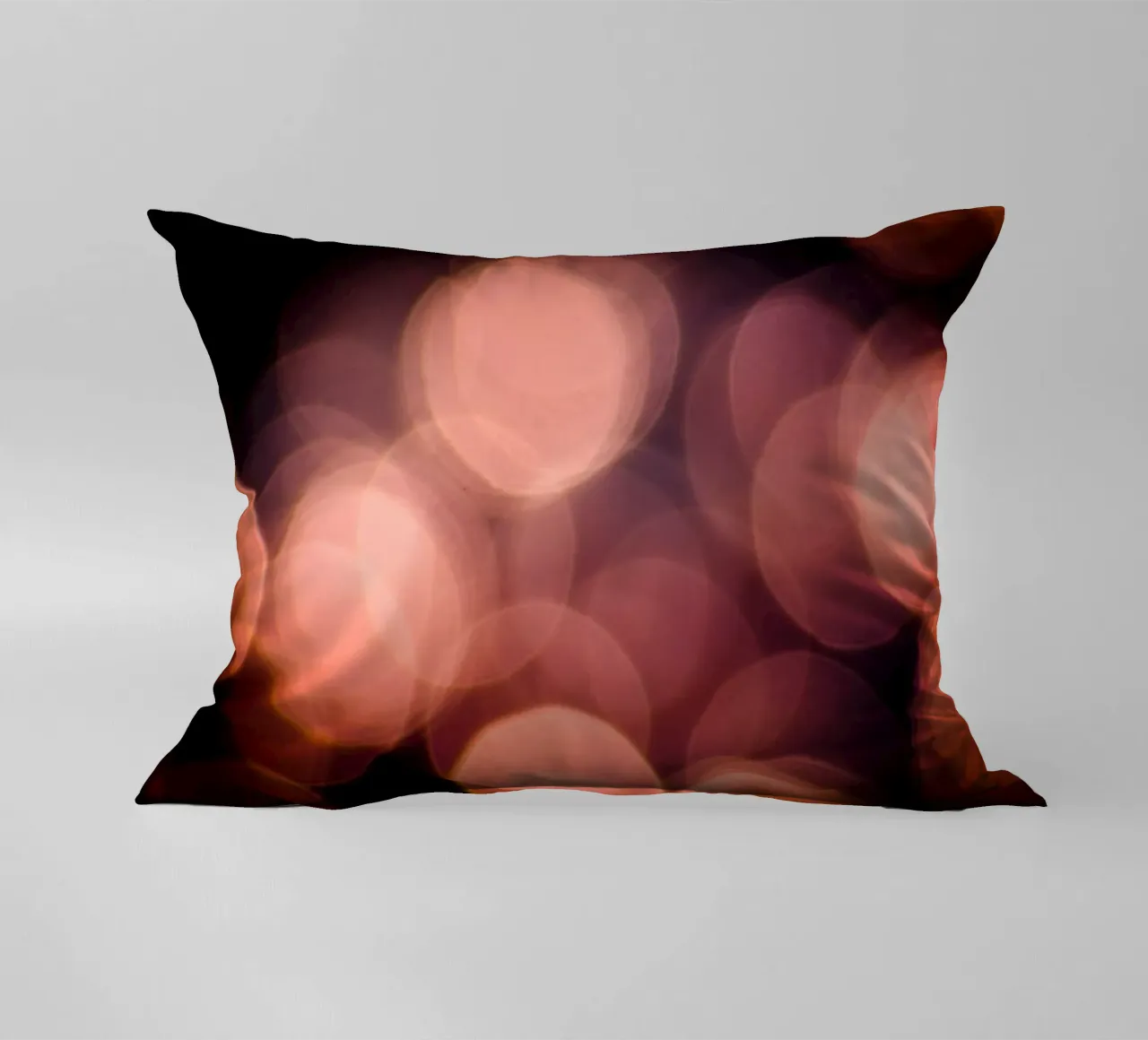 Luce sull'acqua II cuscino da Tal Paz-Fridman