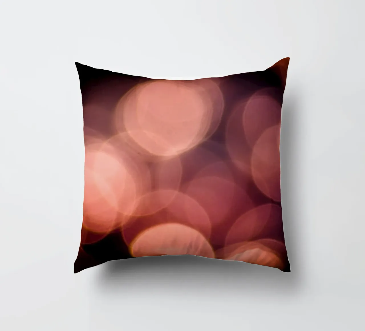 Luce sull'acqua II cuscino da Tal Paz-Fridman
