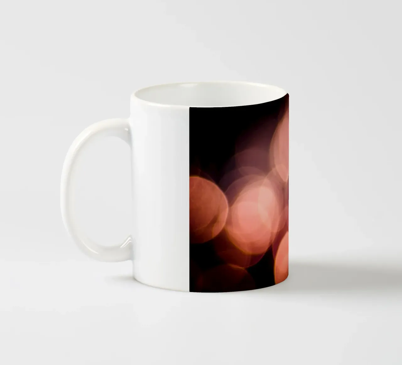 Luce sull'acqua II tazza in ceramica da Tal Paz-Fridman