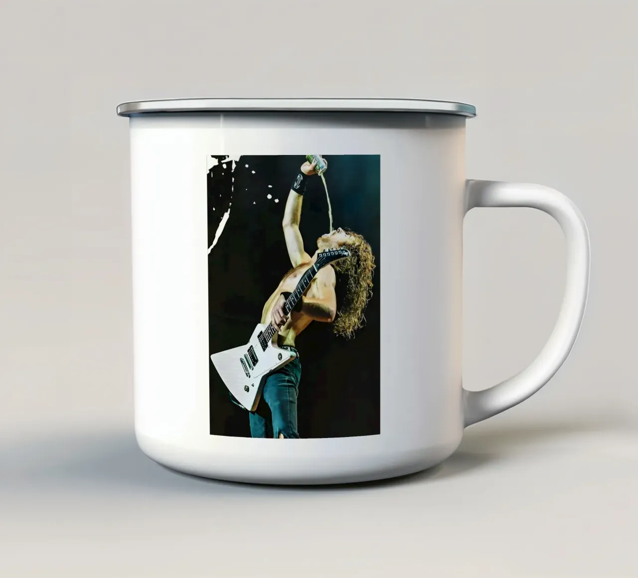 Joel O'Keeffe tazza in smalto da Low poly art