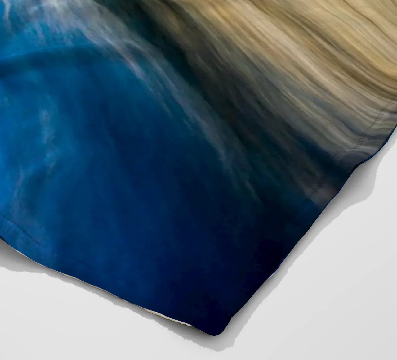 L'unicità delle onde VI coperta in pile da Tal Paz-Fridman