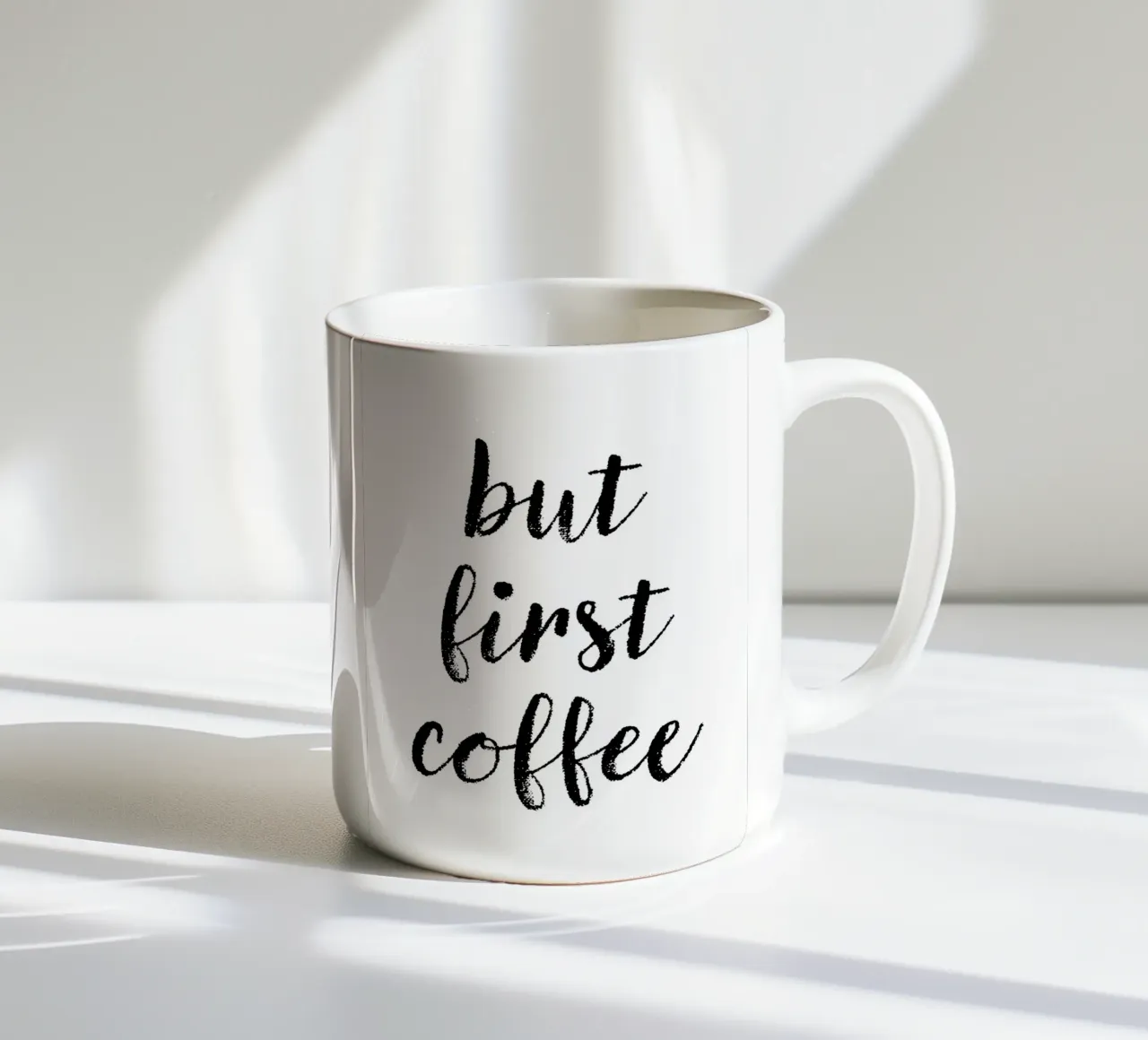 But First Coffee 2 tazza in ceramica da The Type Club Tokyo