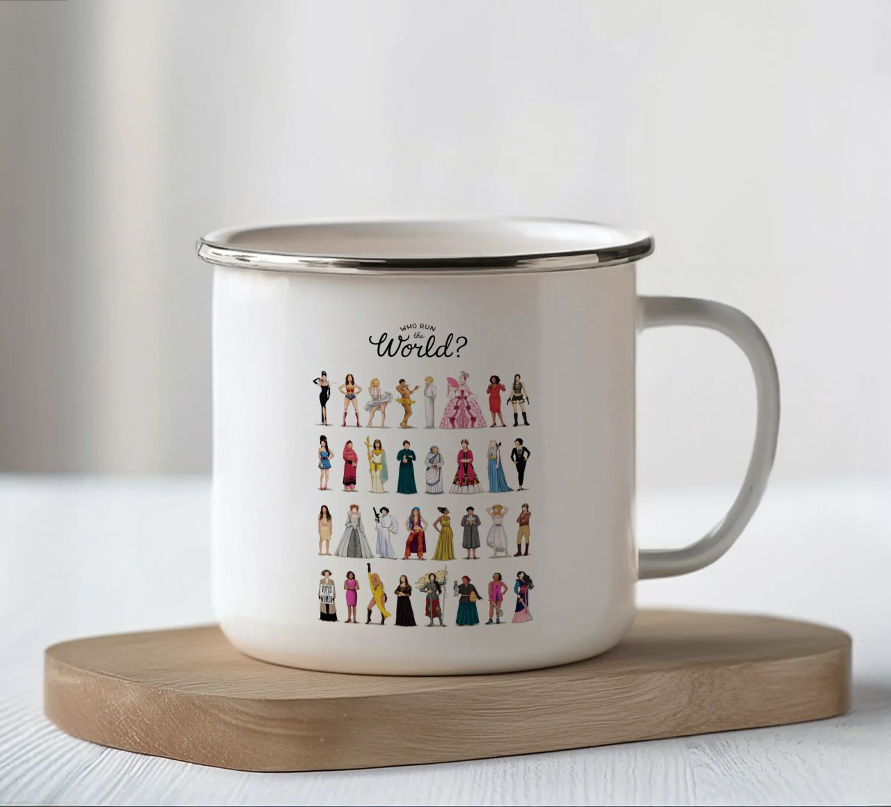 Who Run The World tazza in smalto da Nour Tohme