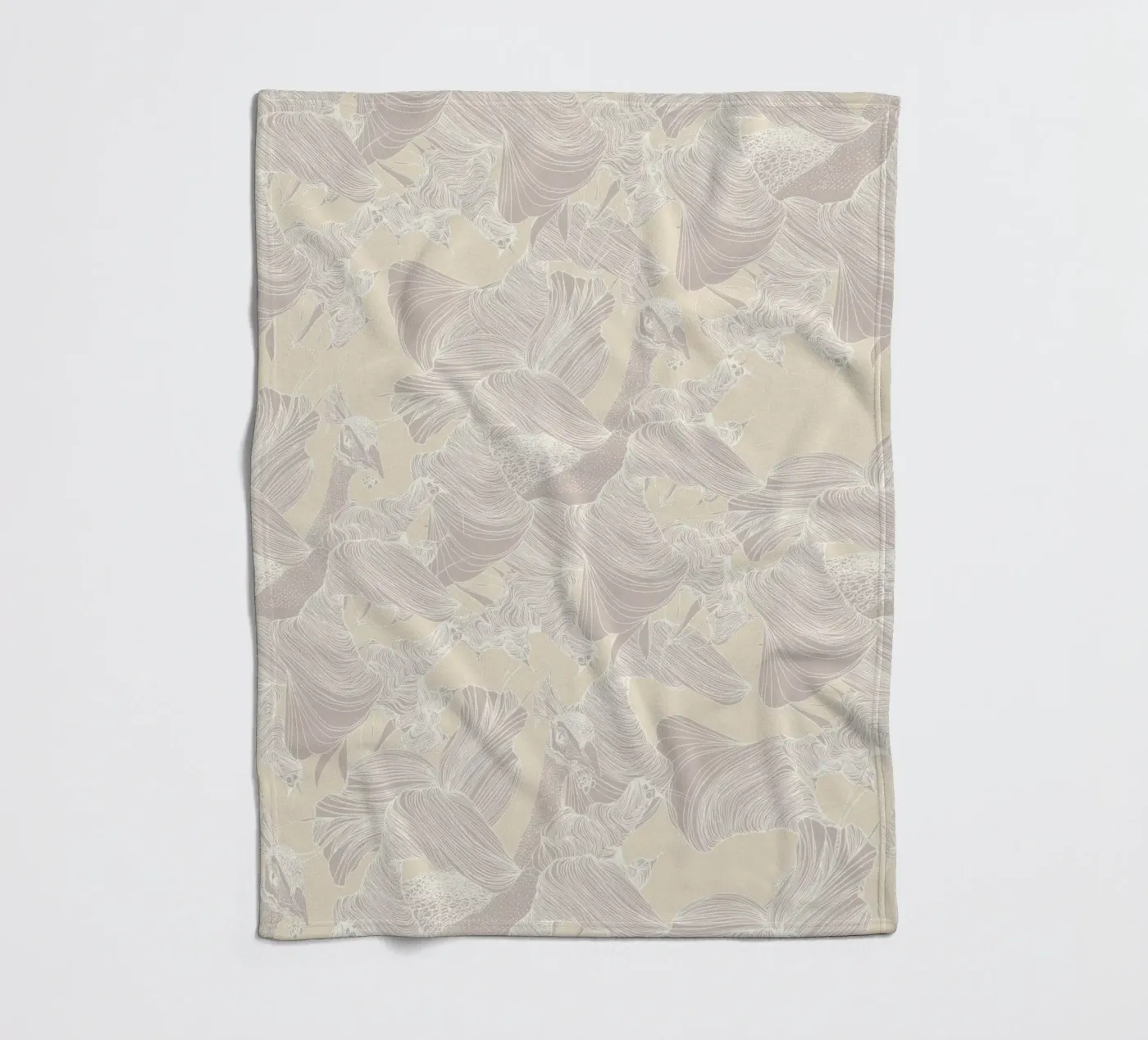 pavone fantasma coperta in pile da Giulio Iurissevich