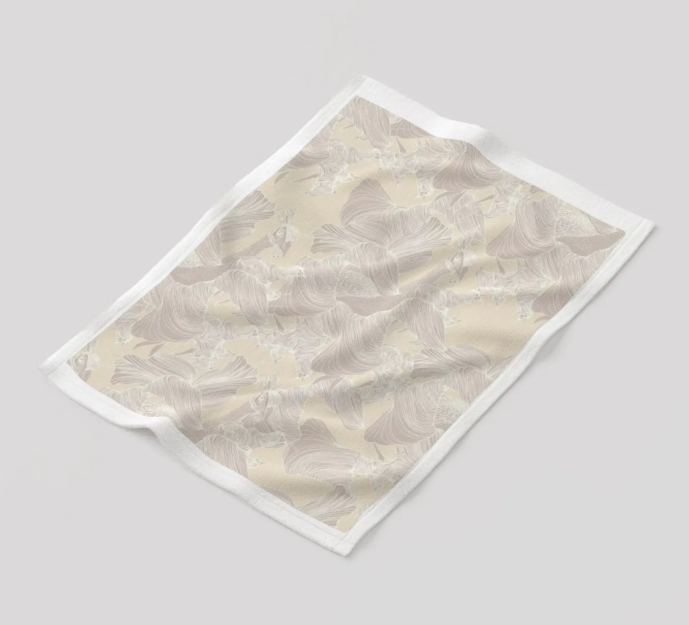 pavone fantasma coperta in pile da Giulio Iurissevich