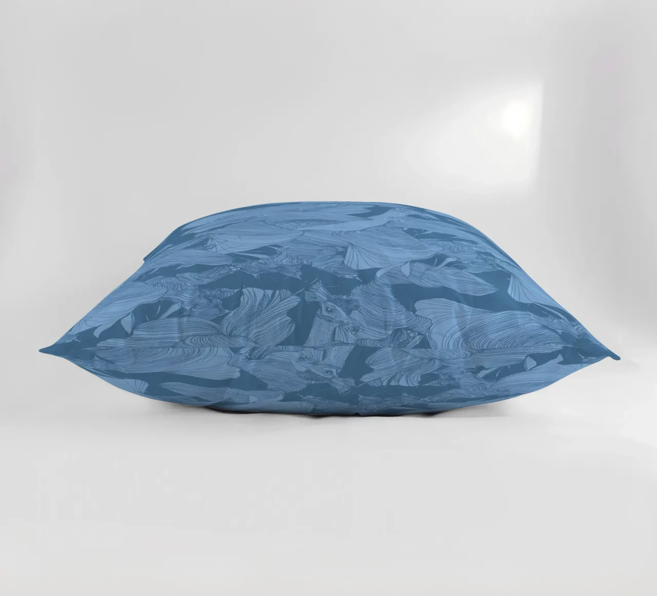 pavone blu cuscino da Giulio Iurissevich