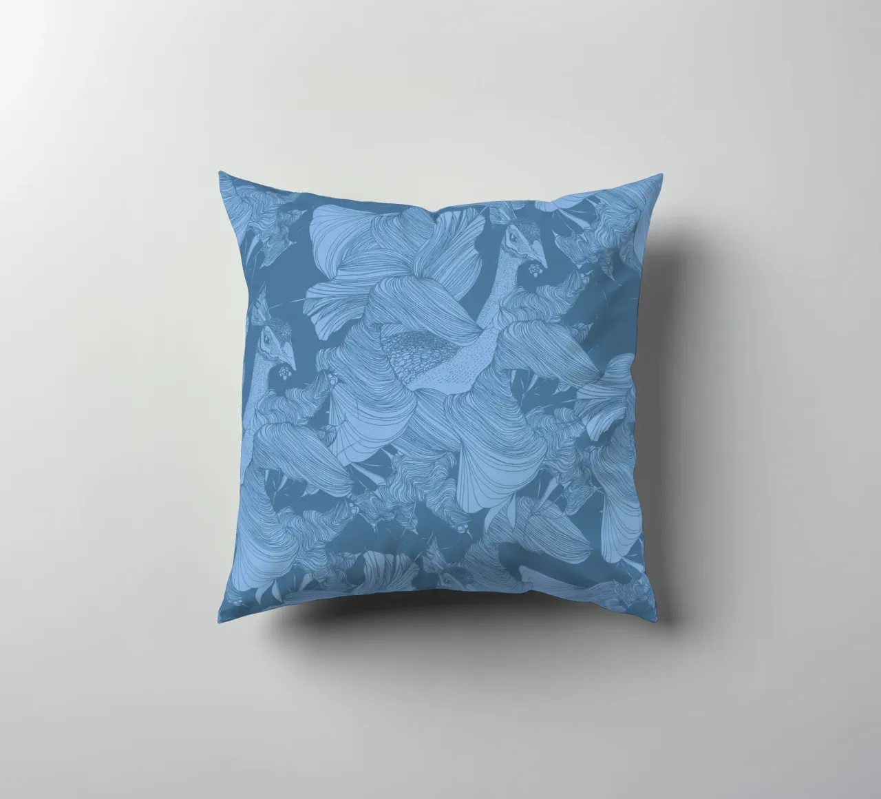pavone blu cuscino da Giulio Iurissevich