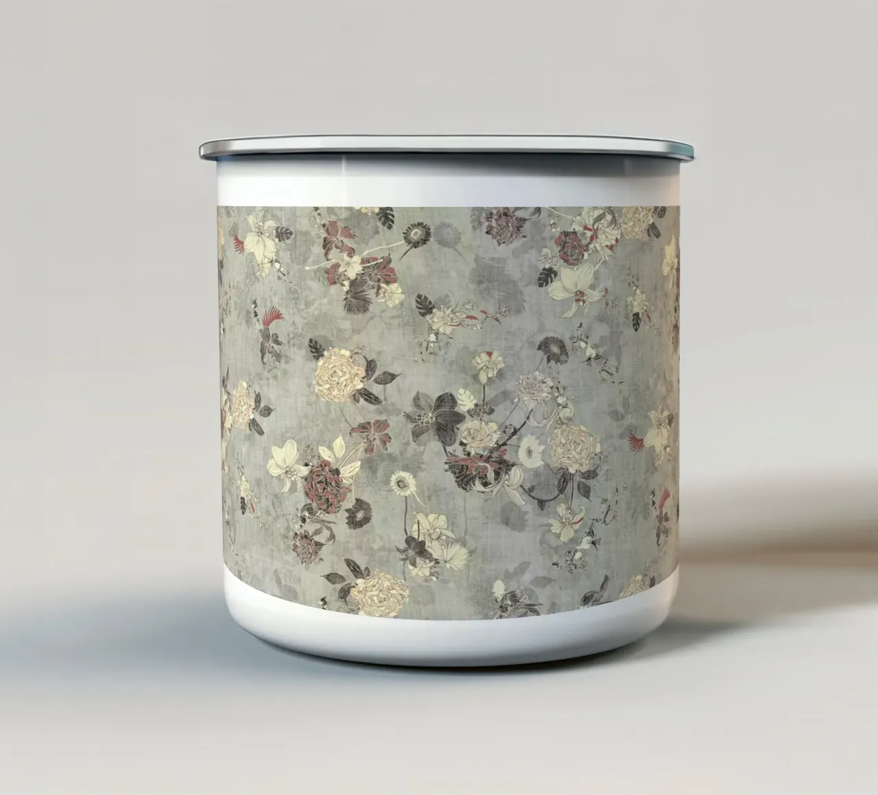 oriente grigio crema tazza in smalto da Giulio Iurissevich