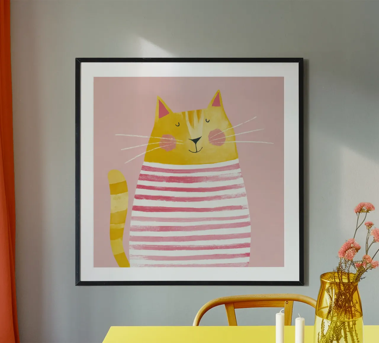 Gatto giallo con camicia a righe rosa che sorride Bambini Arte poster con telaio in plastica da Modern Muse