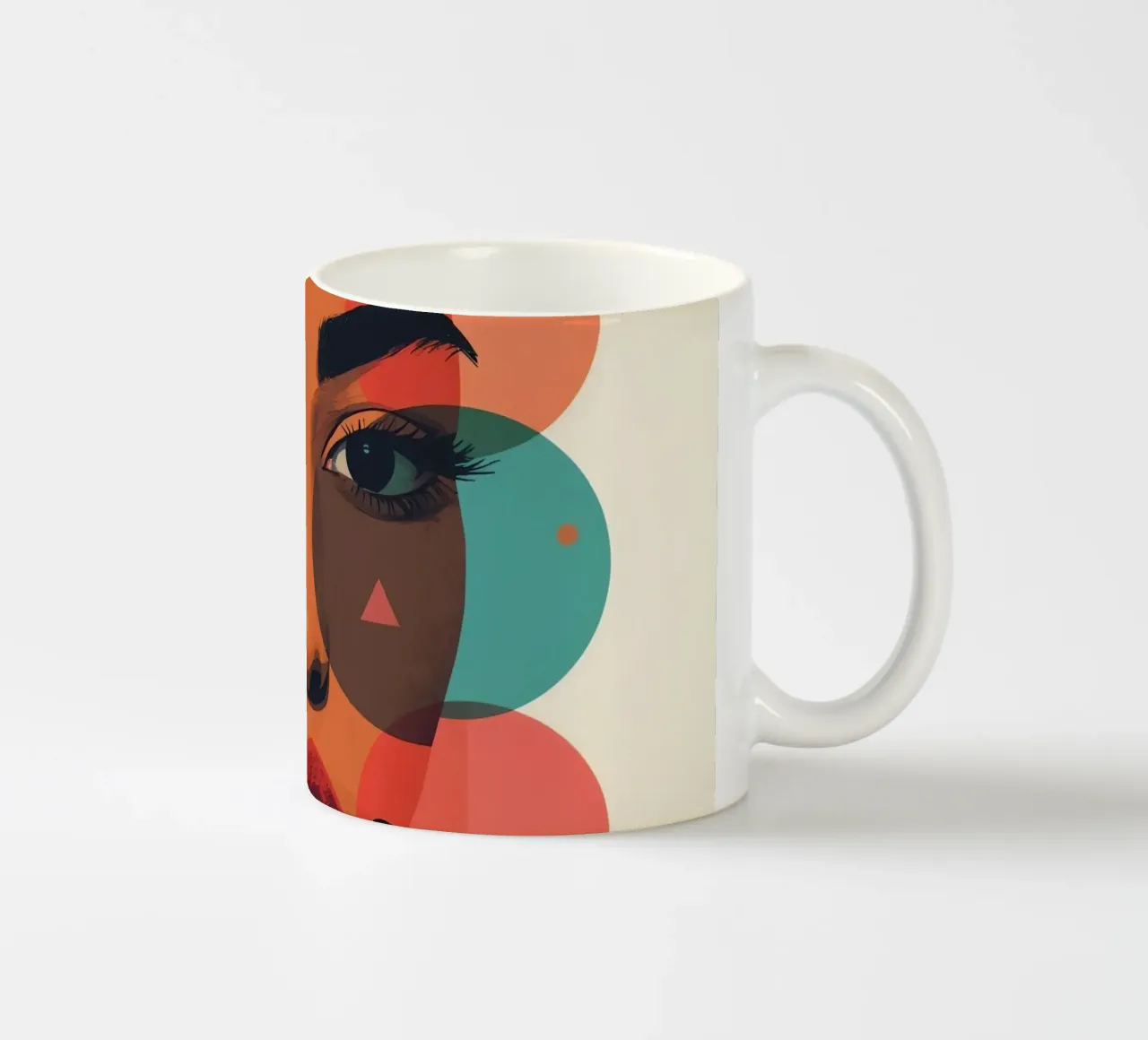 Volto di donna con sovrapposizione di forme geometriche tazza in ceramica da DesignDoodle