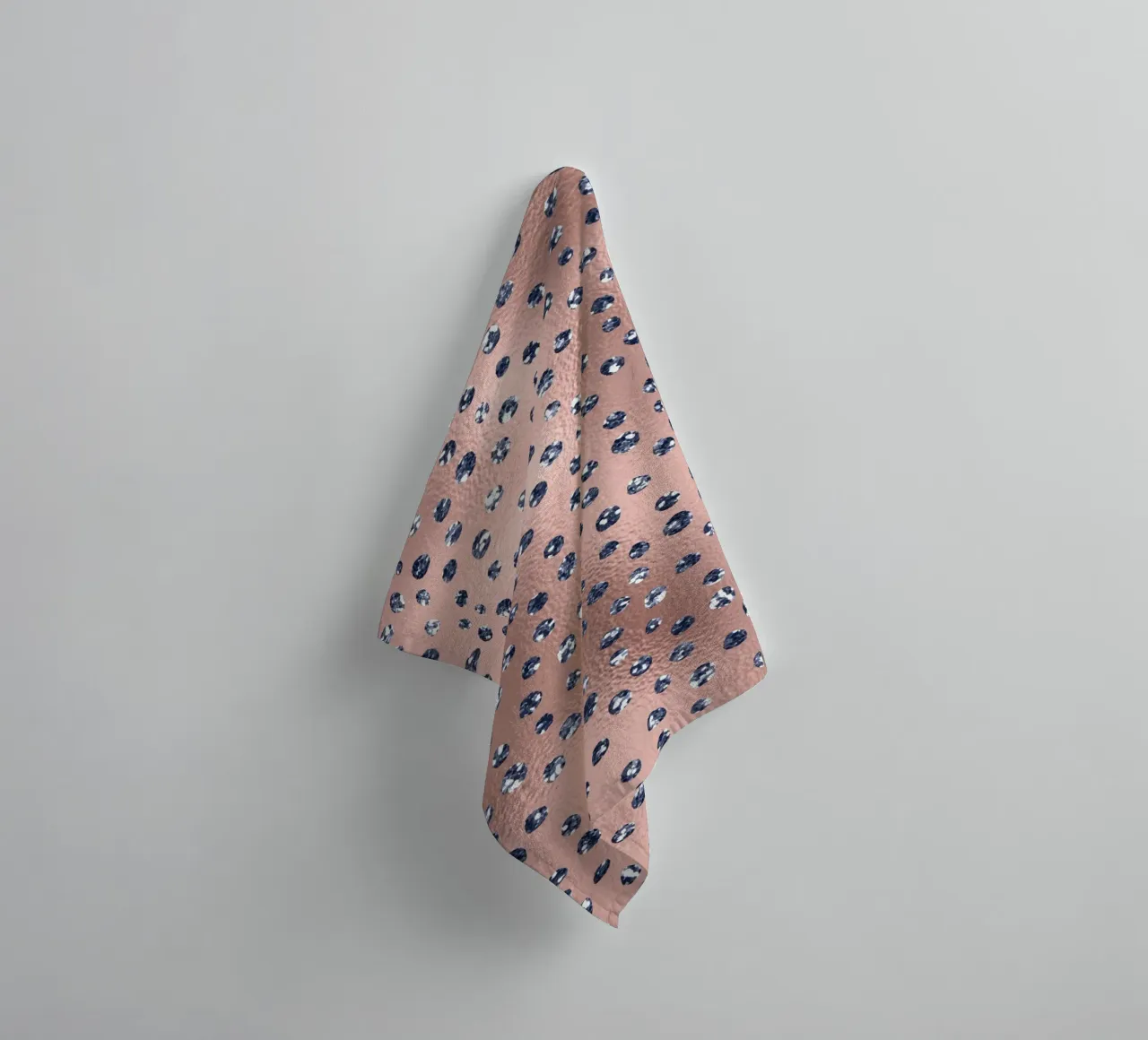Blush & Navy 5 asciugamano da bagno da Yaso Design & Art