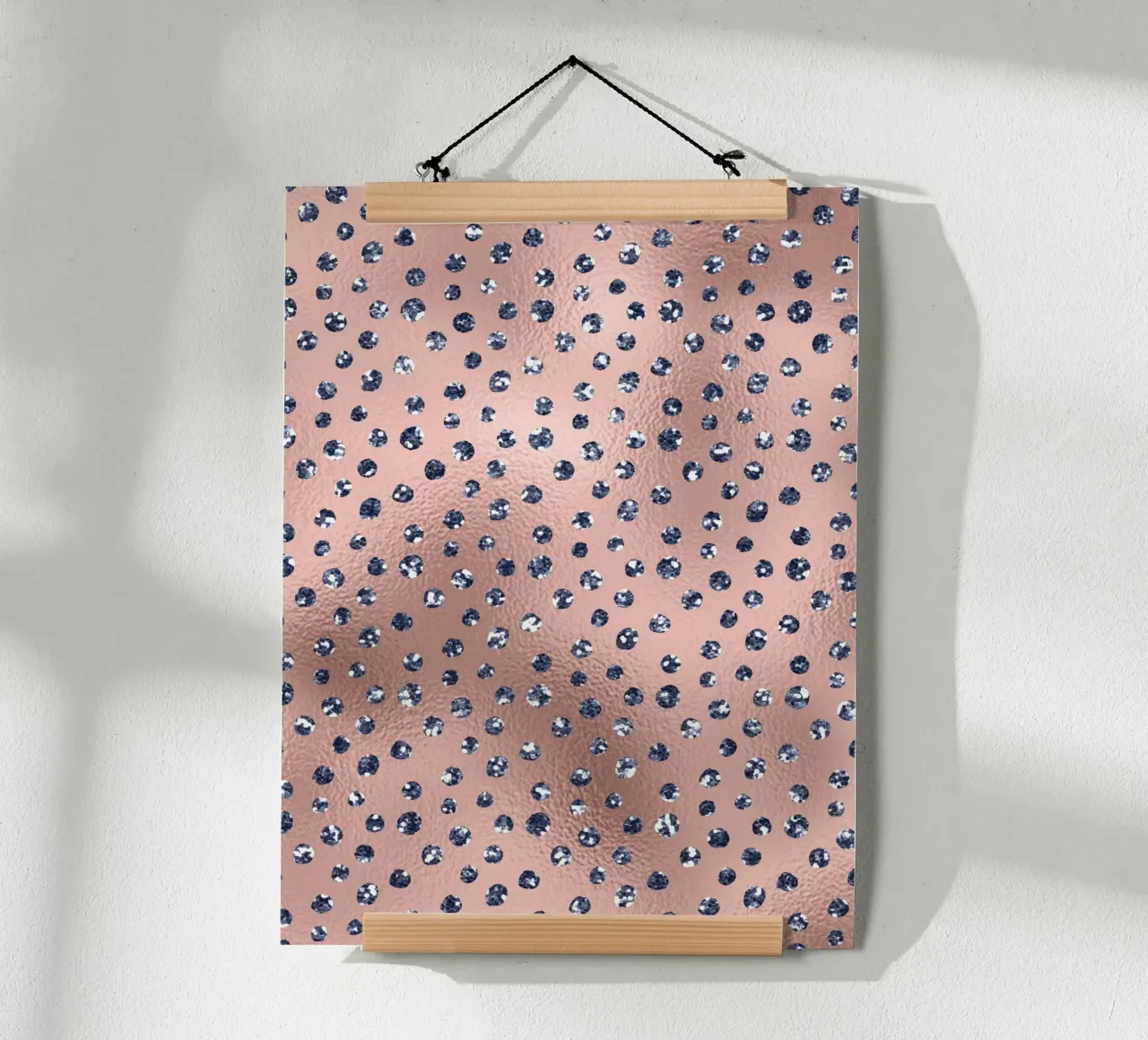 Blush & Navy 5 poster con telaio in alluminio da Yaso Design & Art