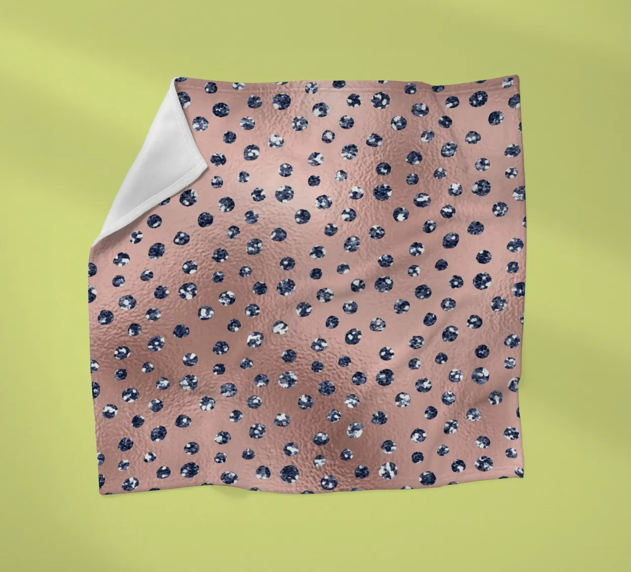 Blush & Navy 5 coperta in pile da Yaso Design & Art