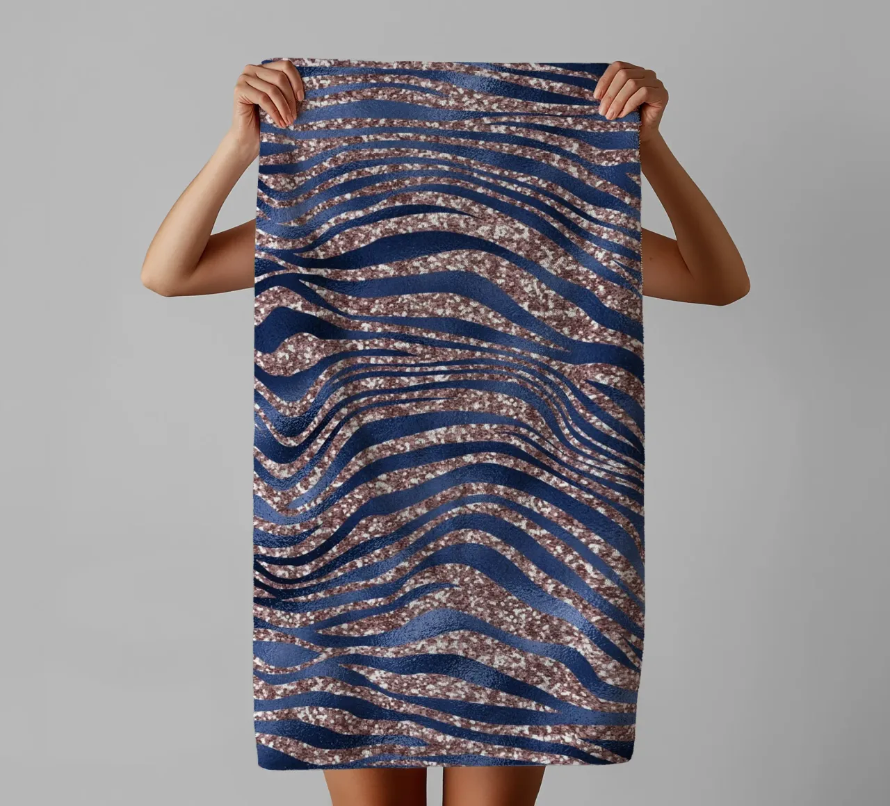 Blush & Navy Animal Pattern 7 asciugamano da bagno da Yaso Design Animal
