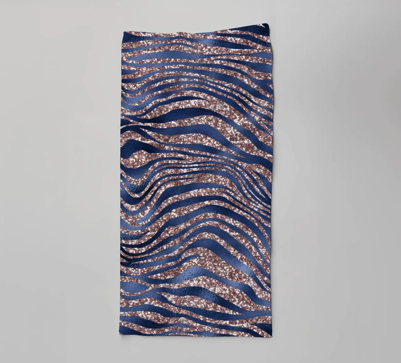 Blush & Navy Animal Pattern 7 asciugamano da bagno da Yaso Design Animal