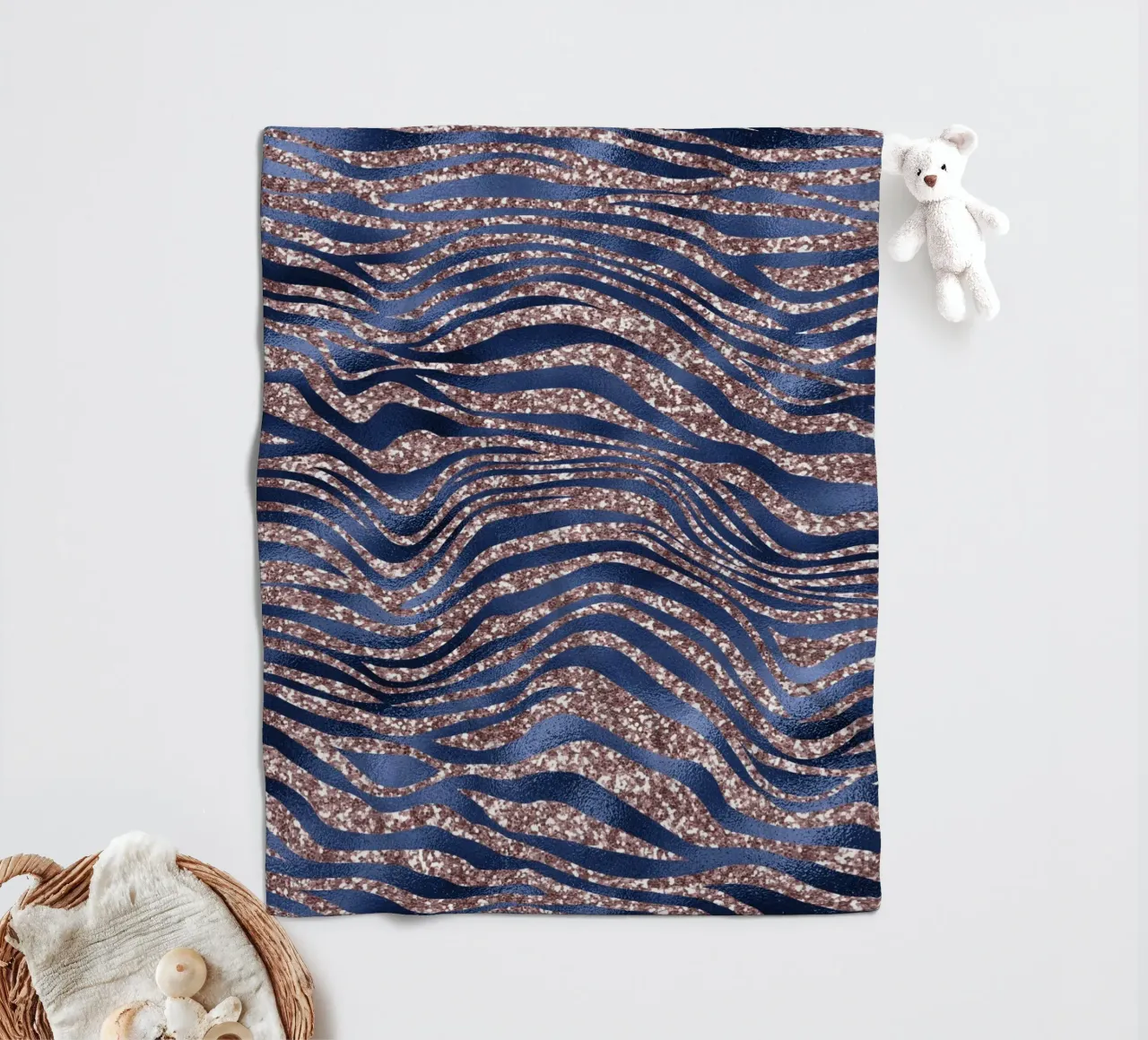 Blush & Navy Animal Pattern 7 coperta in pile da Yaso Design Animal