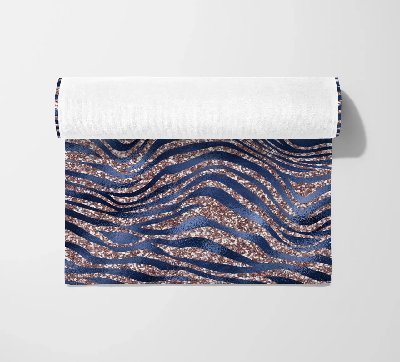 Blush & Navy Animal Pattern 7 telo mare da Yaso Design Animal