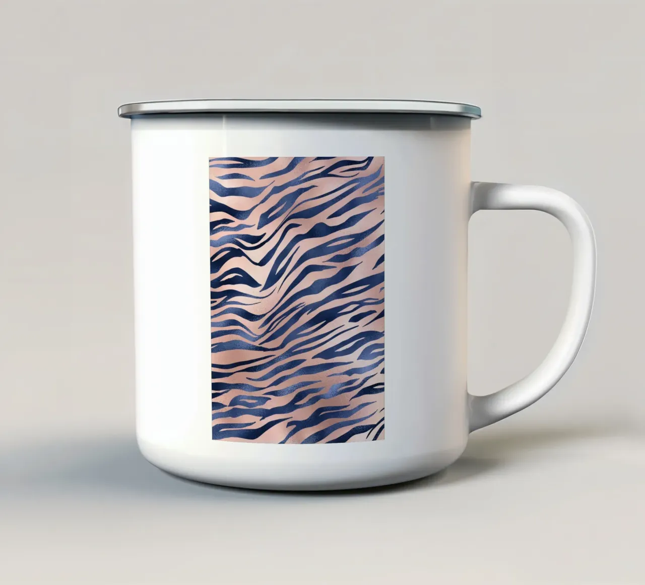 Blush & Navy Animal Pattern 8 tazza in smalto da Yaso Design Animal