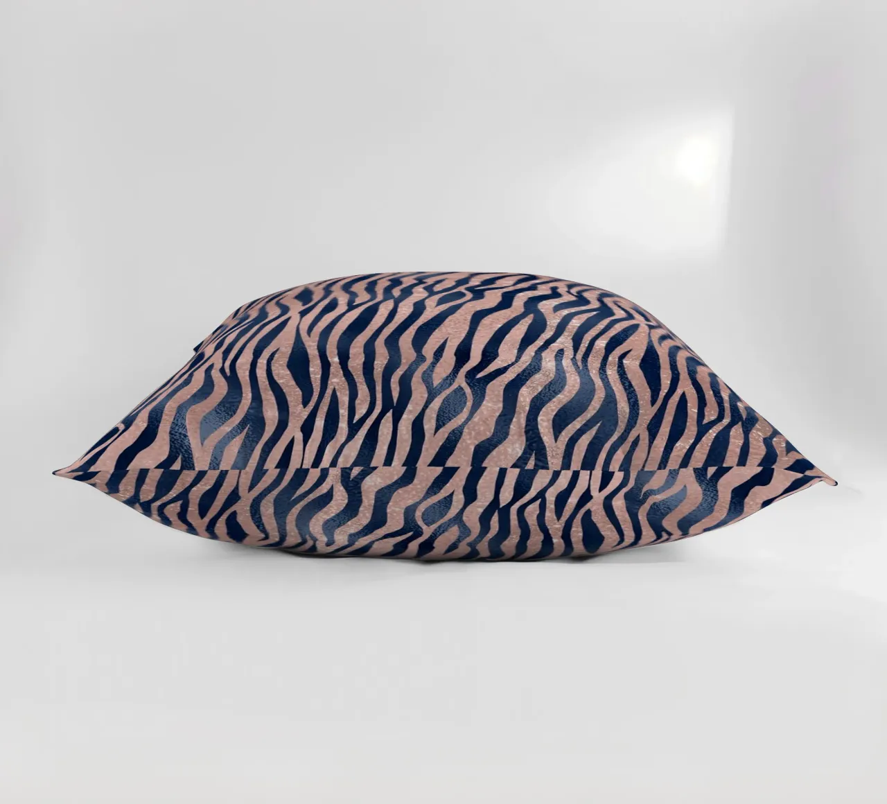 Blush & Navy Animal Pattern 9 cuscino da Yaso Design Animal
