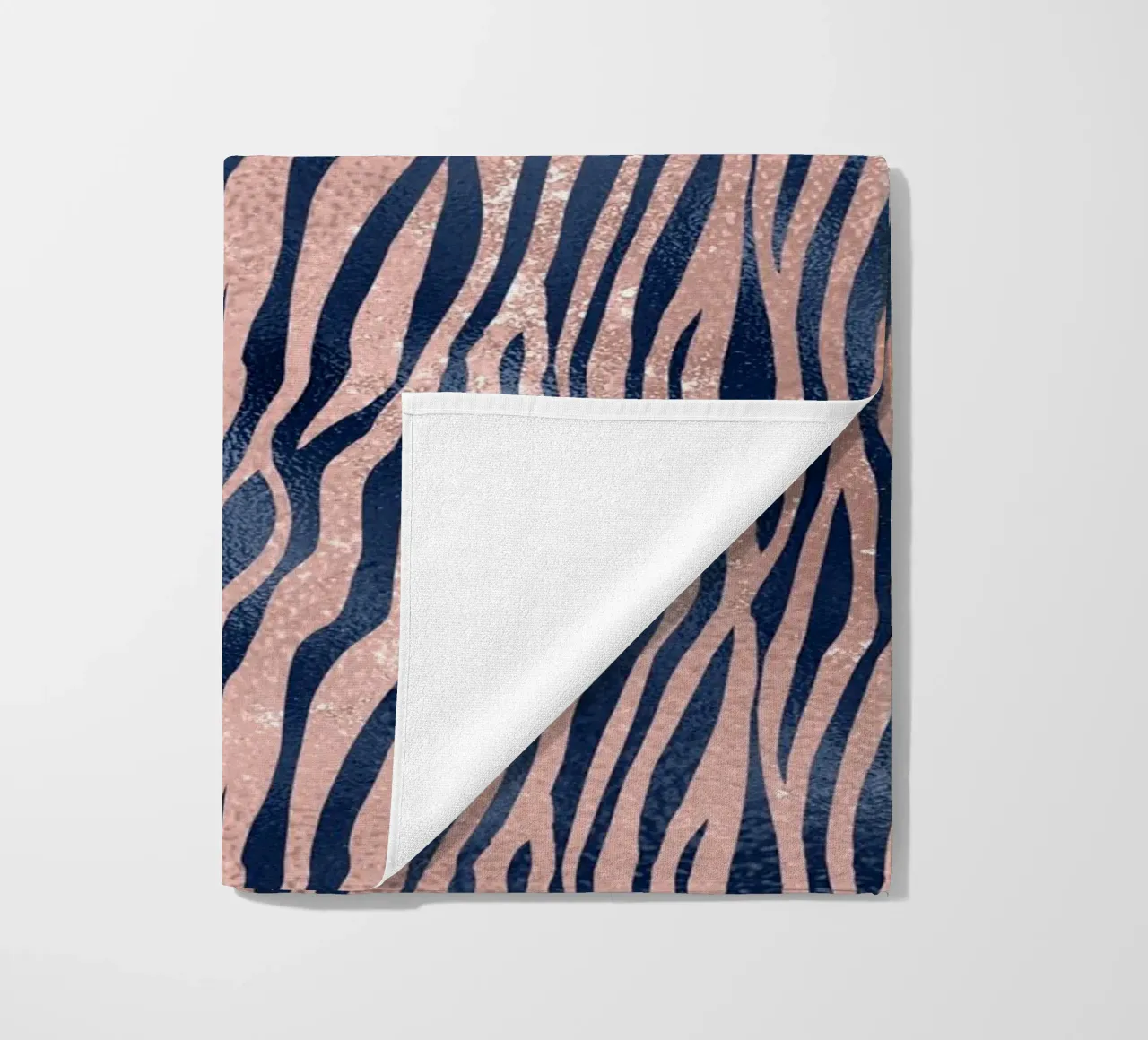 Blush & Navy Animal Pattern 9 telo mare da Yaso Design Animal
