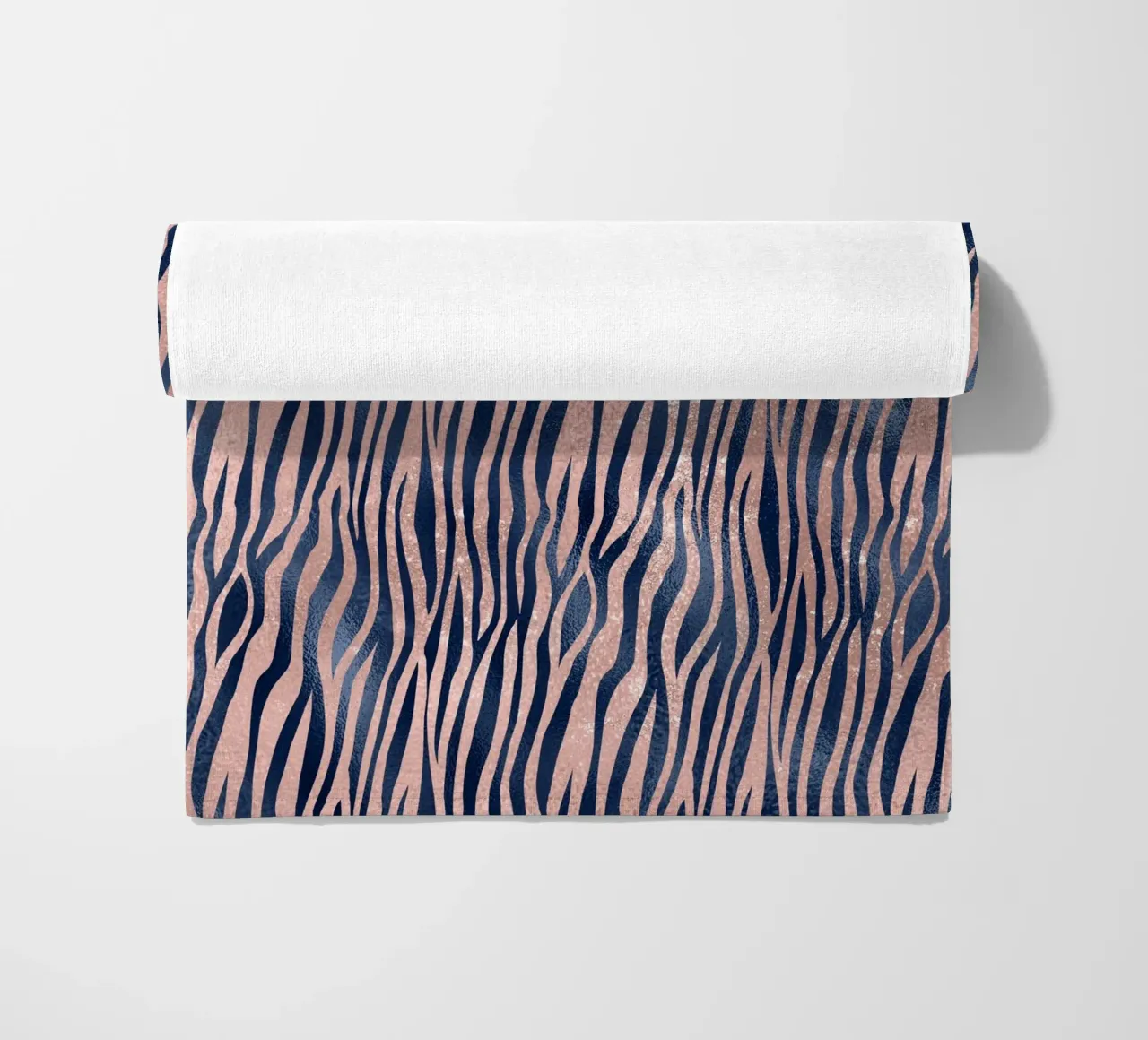 Blush & Navy Animal Pattern 9 telo mare da Yaso Design Animal
