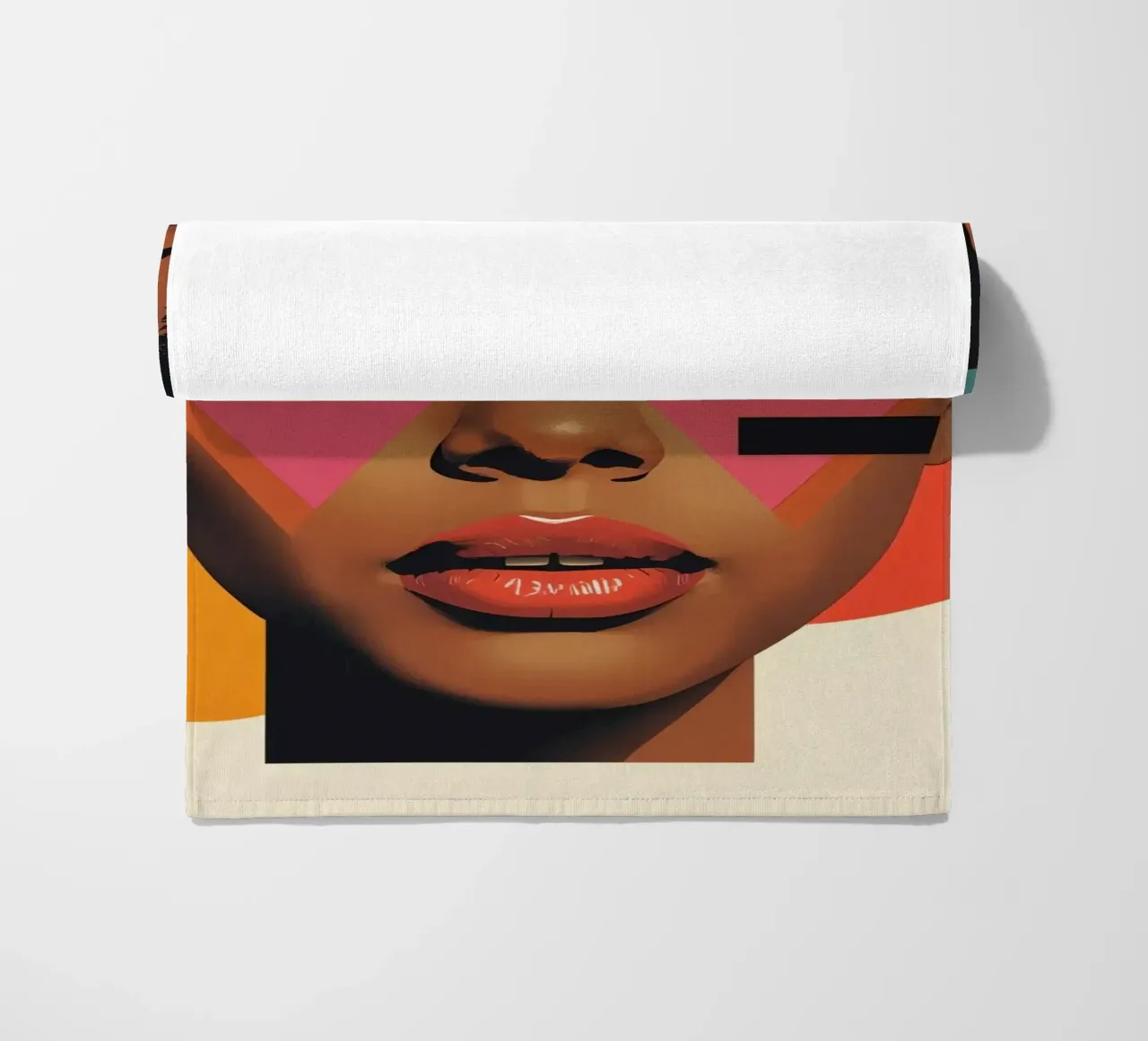 Volto di donna con forme geometriche e colori retrò telo mare da DesignDoodle