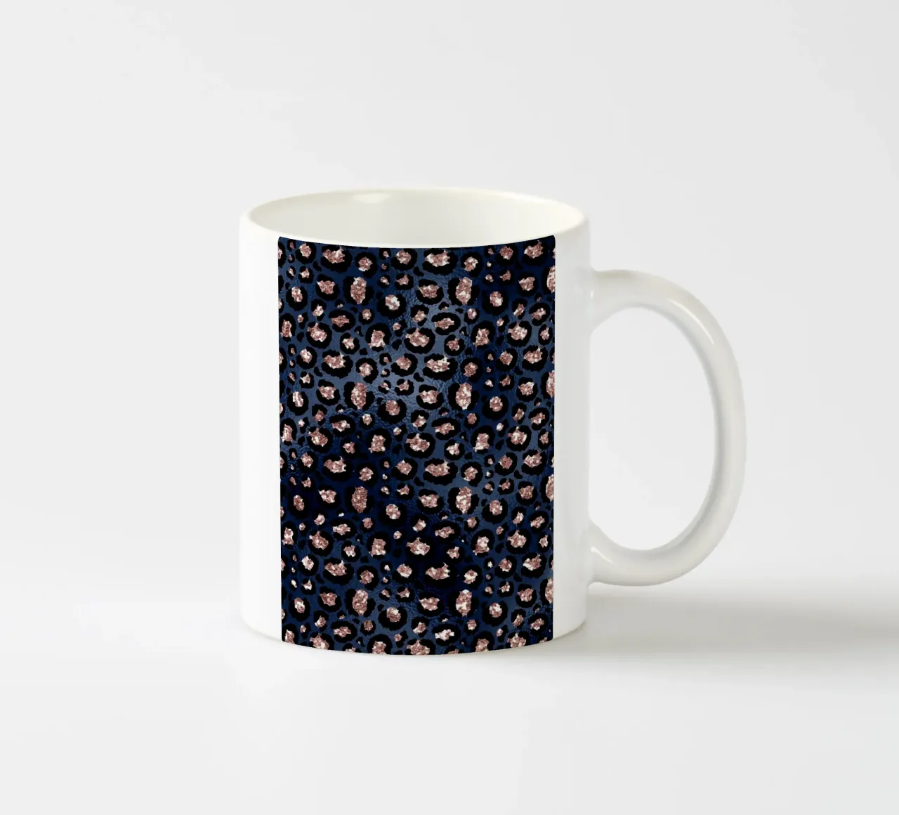 Blush & Navy Animal Pattern 14 tazza in ceramica da Yaso Design Animal