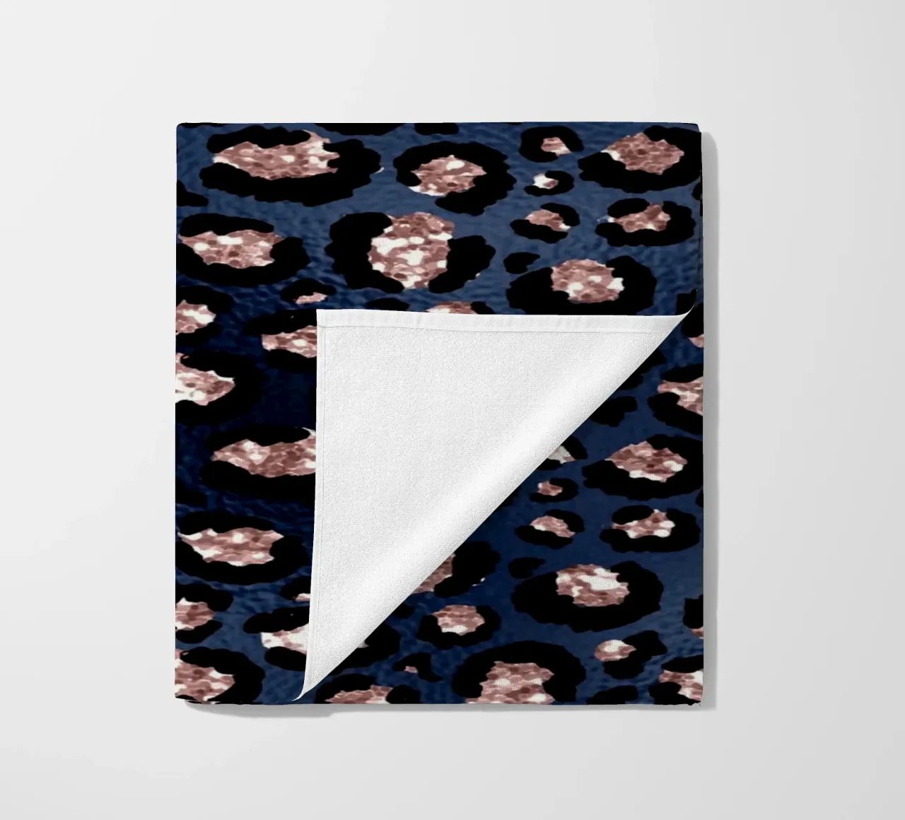 Blush & Navy Animal Pattern 14 telo mare da Yaso Design Animal
