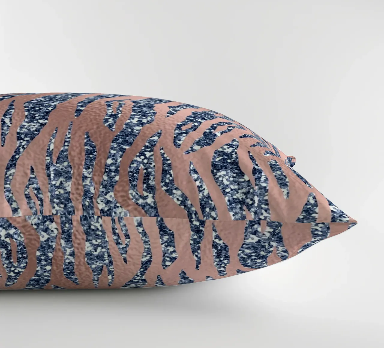 Blush & Navy Animal Pattern 16 cuscino da Yaso Design Animal