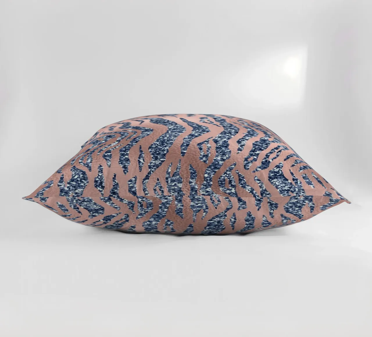 Blush & Navy Animal Pattern 16 cuscino da Yaso Design Animal