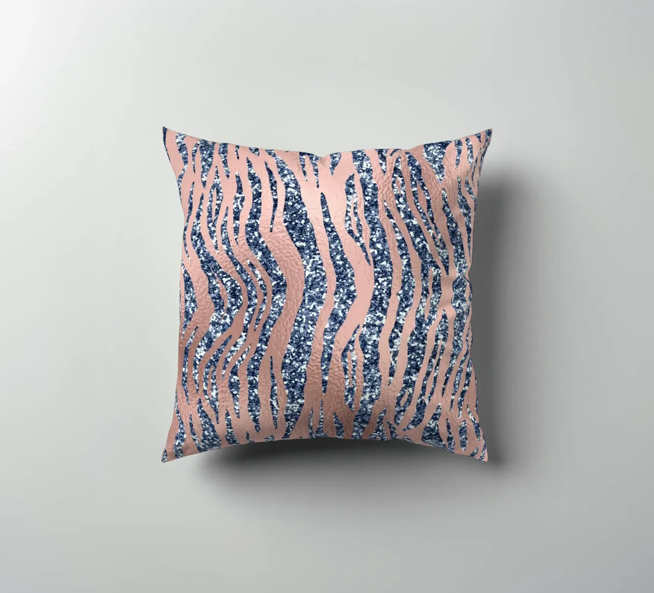 Blush & Navy Animal Pattern 16 cuscino da Yaso Design Animal