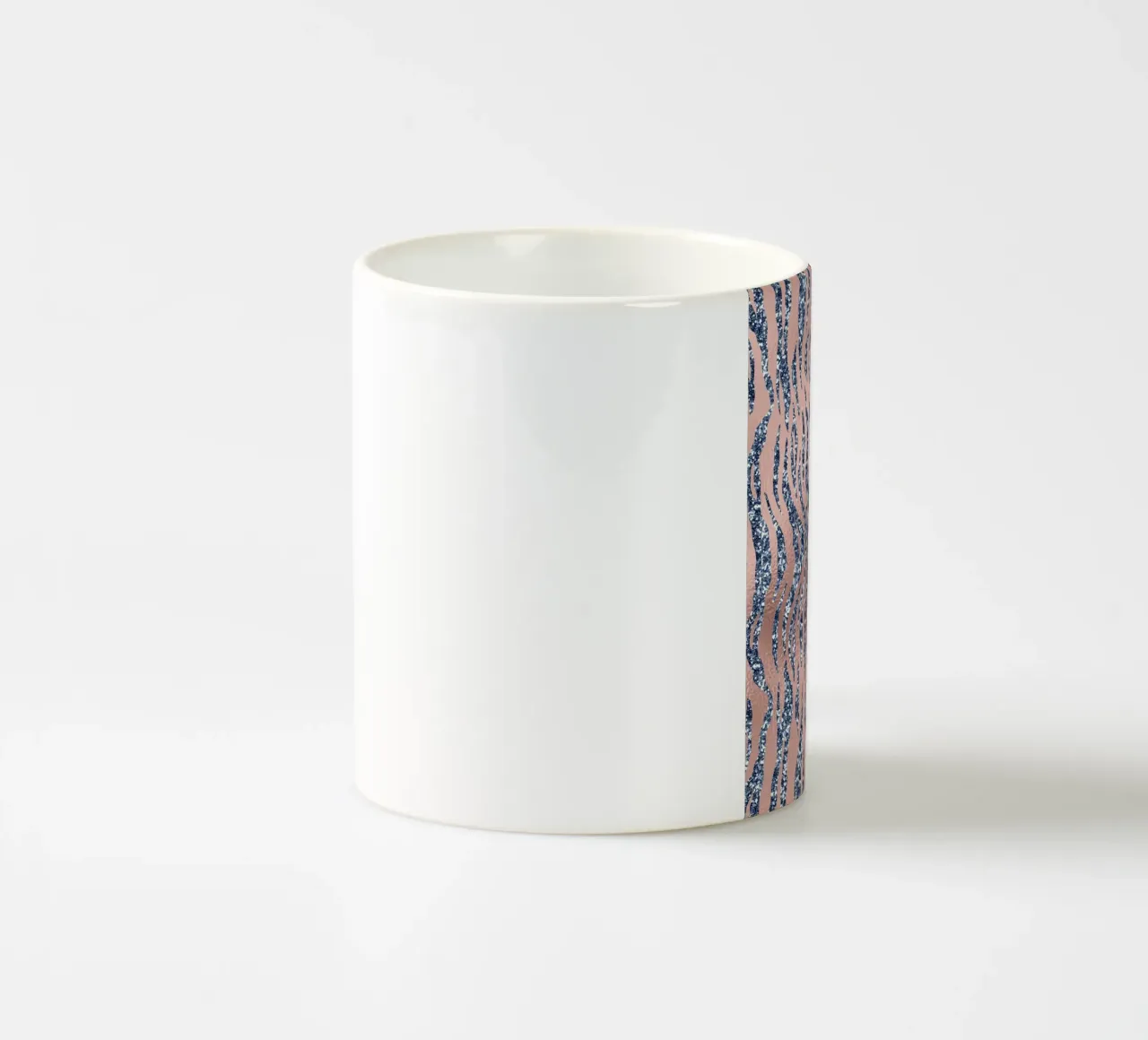 Blush & Navy Animal Pattern 16 tazza in ceramica da Yaso Design Animal
