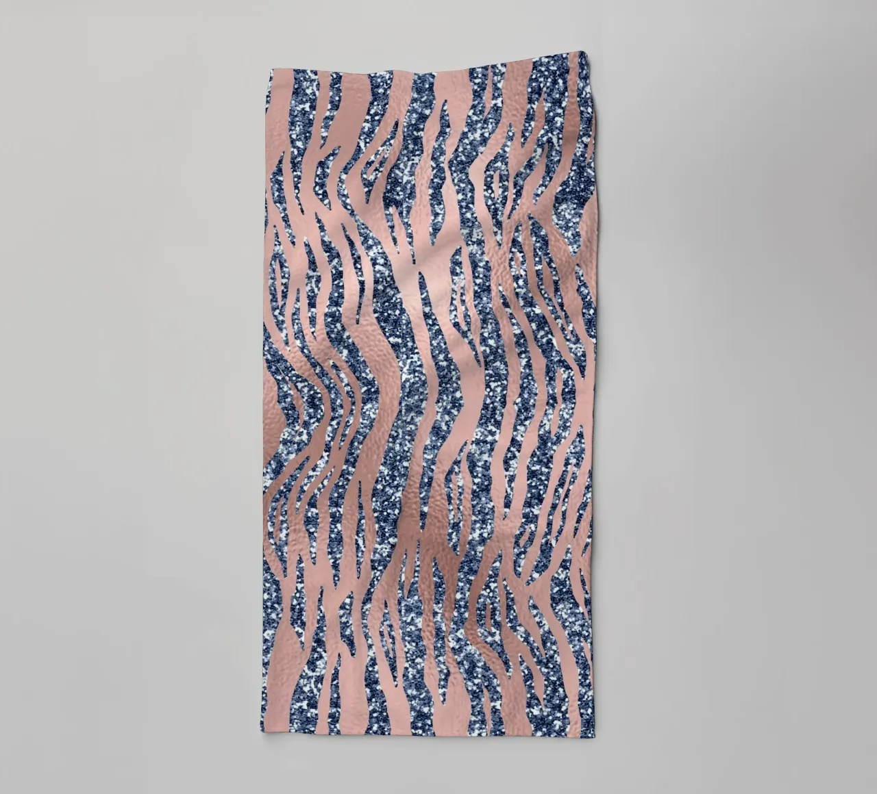 Blush & Navy Animal Pattern 16 asciugamano da bagno da Yaso Design Animal
