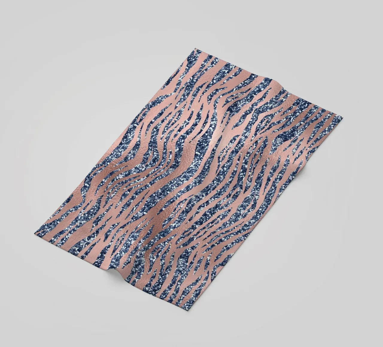 Blush & Navy Animal Pattern 16 telo mare da Yaso Design Animal
