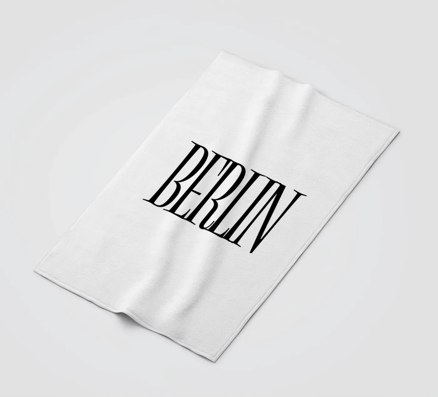 Berlin 1 Fleecedecke von The Type Club Tokyo