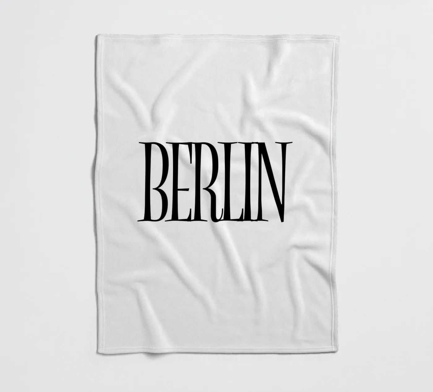 Berlin 1 Fleecedecke von The Type Club Tokyo