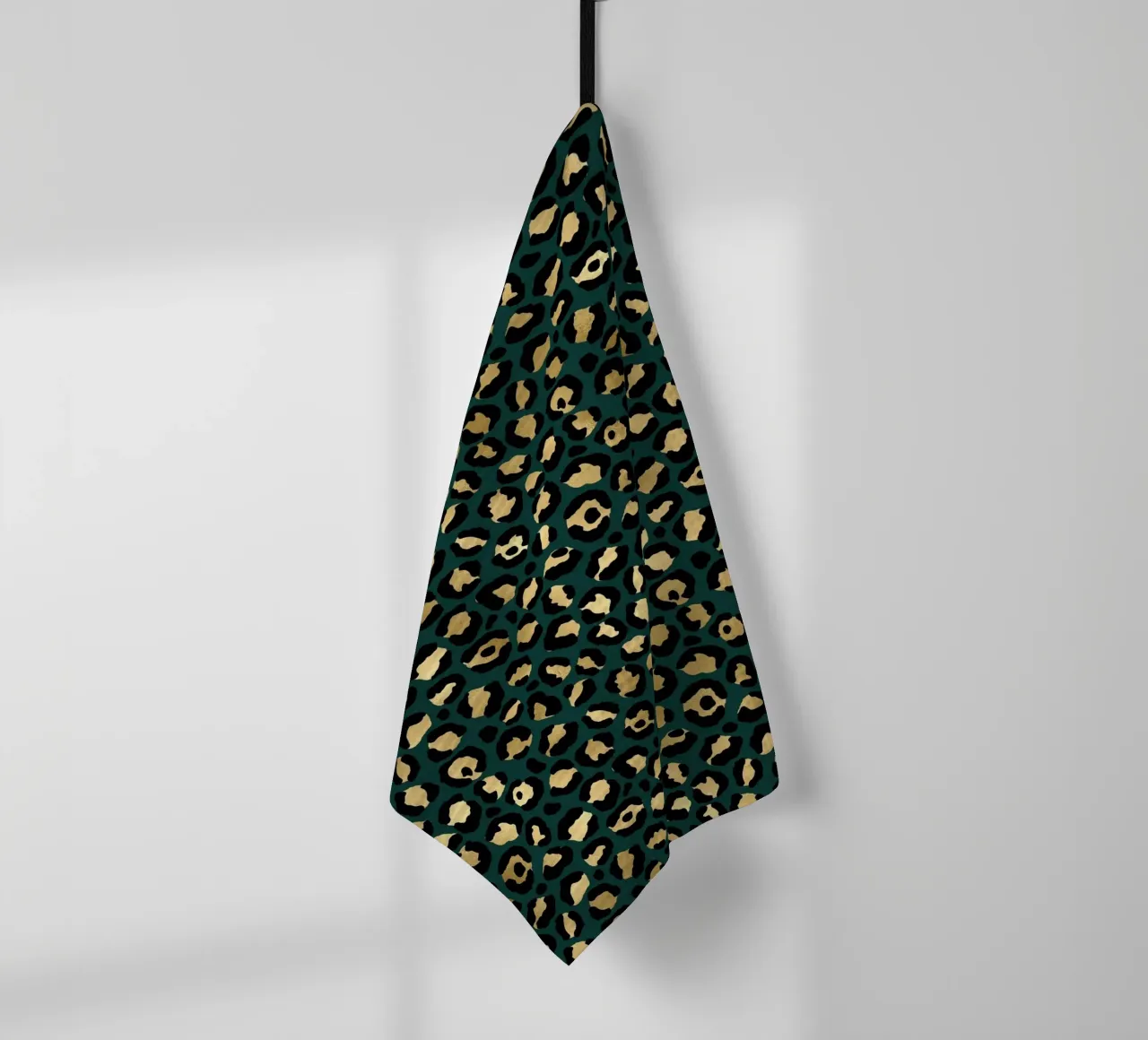 Vert, noir & or Animal Pattern 1 torchon de Yaso Design Animal