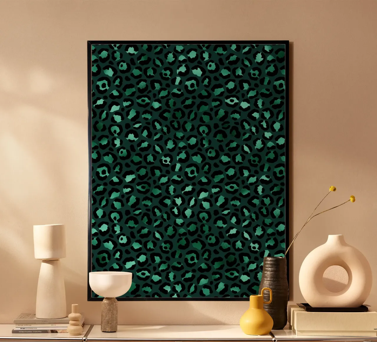 Schwarz & Grün Animal Pattern 2 Poster mit Aluminium Rahmen von Yaso Design Animal