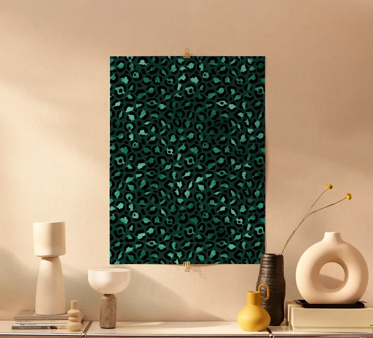 Schwarz & Grün Animal Pattern 2 Poster mit Aluminium Rahmen von Yaso Design Animal