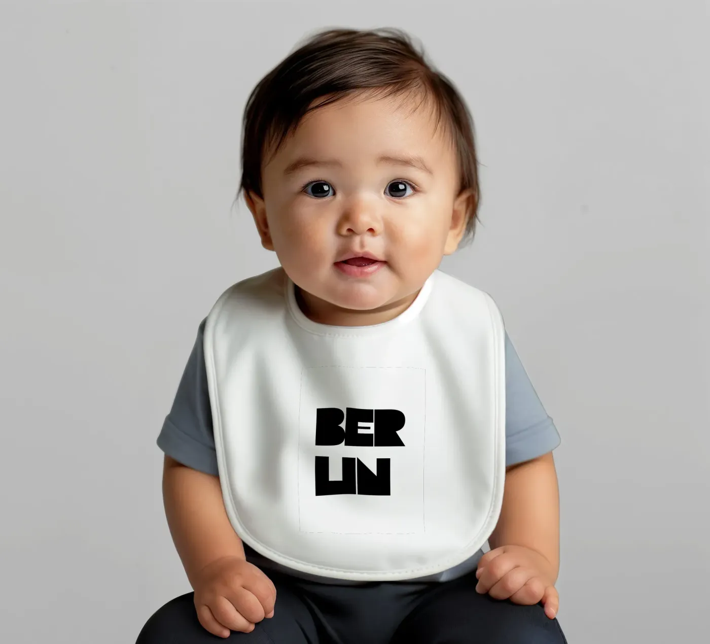 Berlin 4 bavoir de The Type Club Tokyo