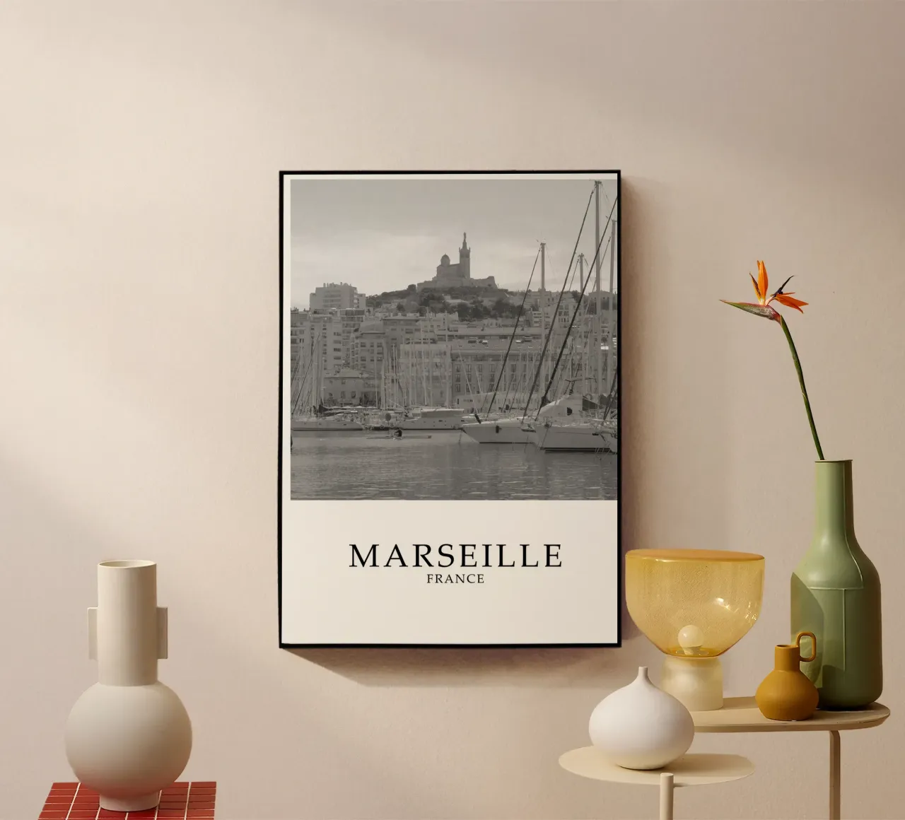Marsiglia Francia Scena di città in scala di grigi plexiglass da Charnwood Prints