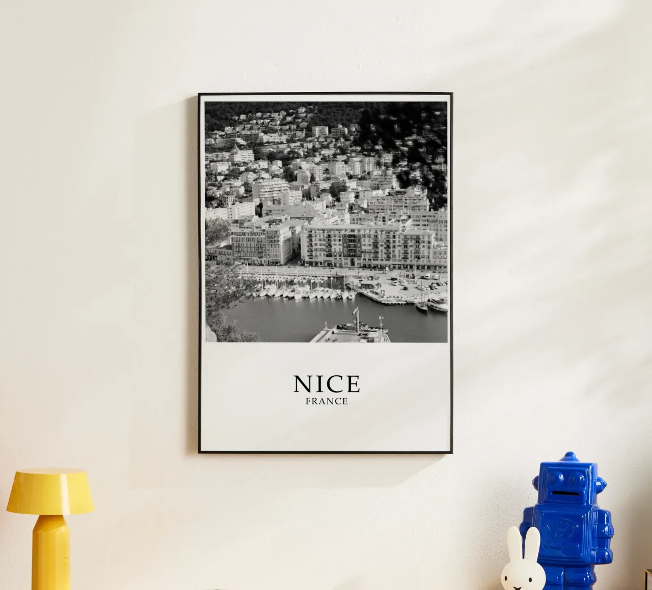 Nizza, Francia, lungomare: scena in scala di grigi alluminio dibond da Charnwood Prints