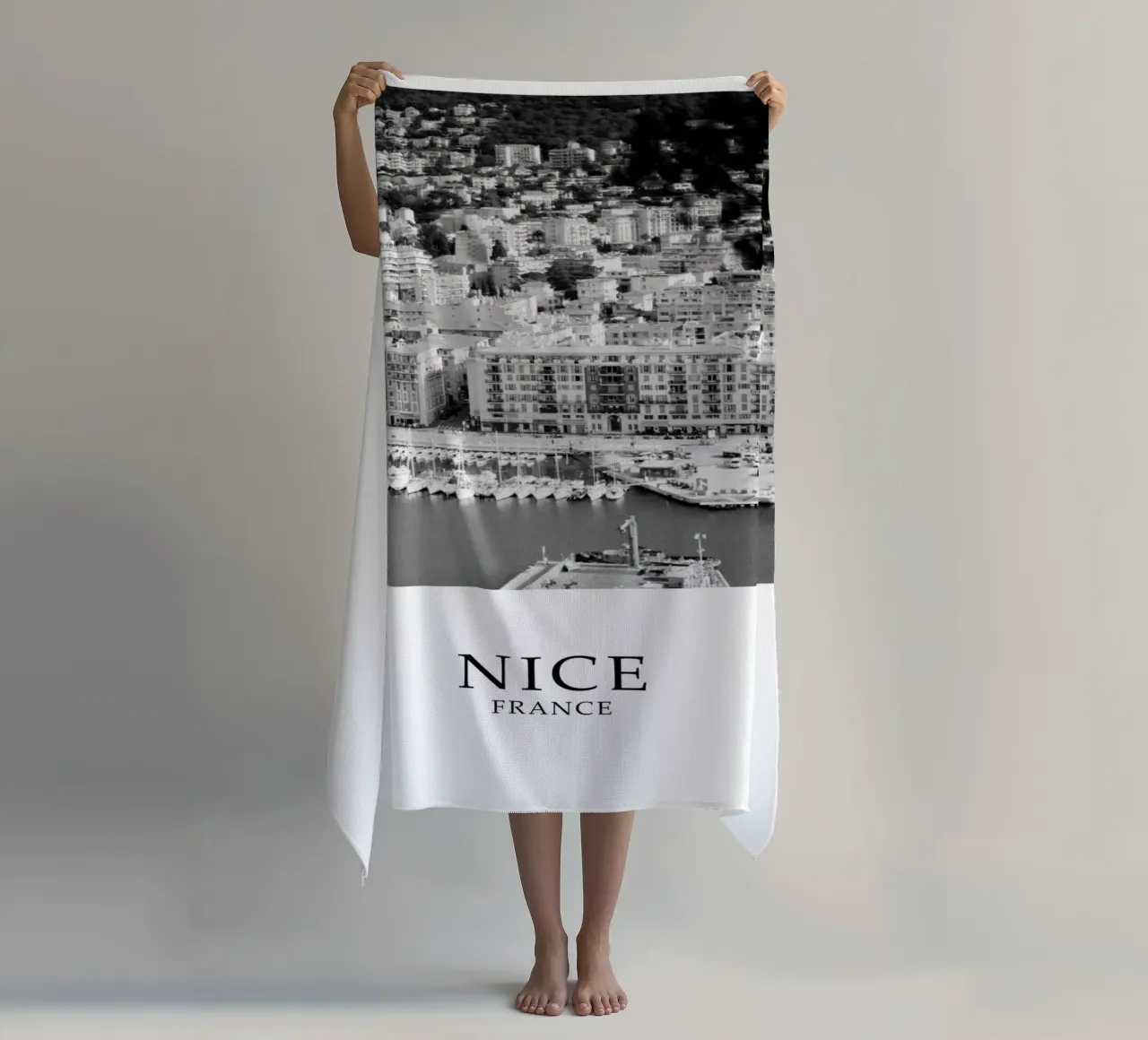 Nizza, Francia, lungomare: scena in scala di grigi telo mare da Charnwood Prints