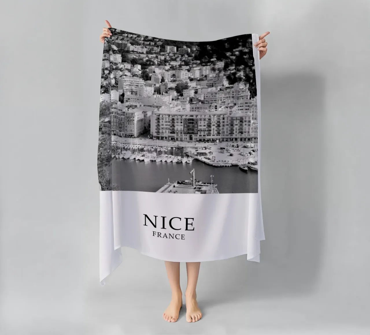 Nizza, Francia, lungomare: scena in scala di grigi telo mare da Charnwood Prints