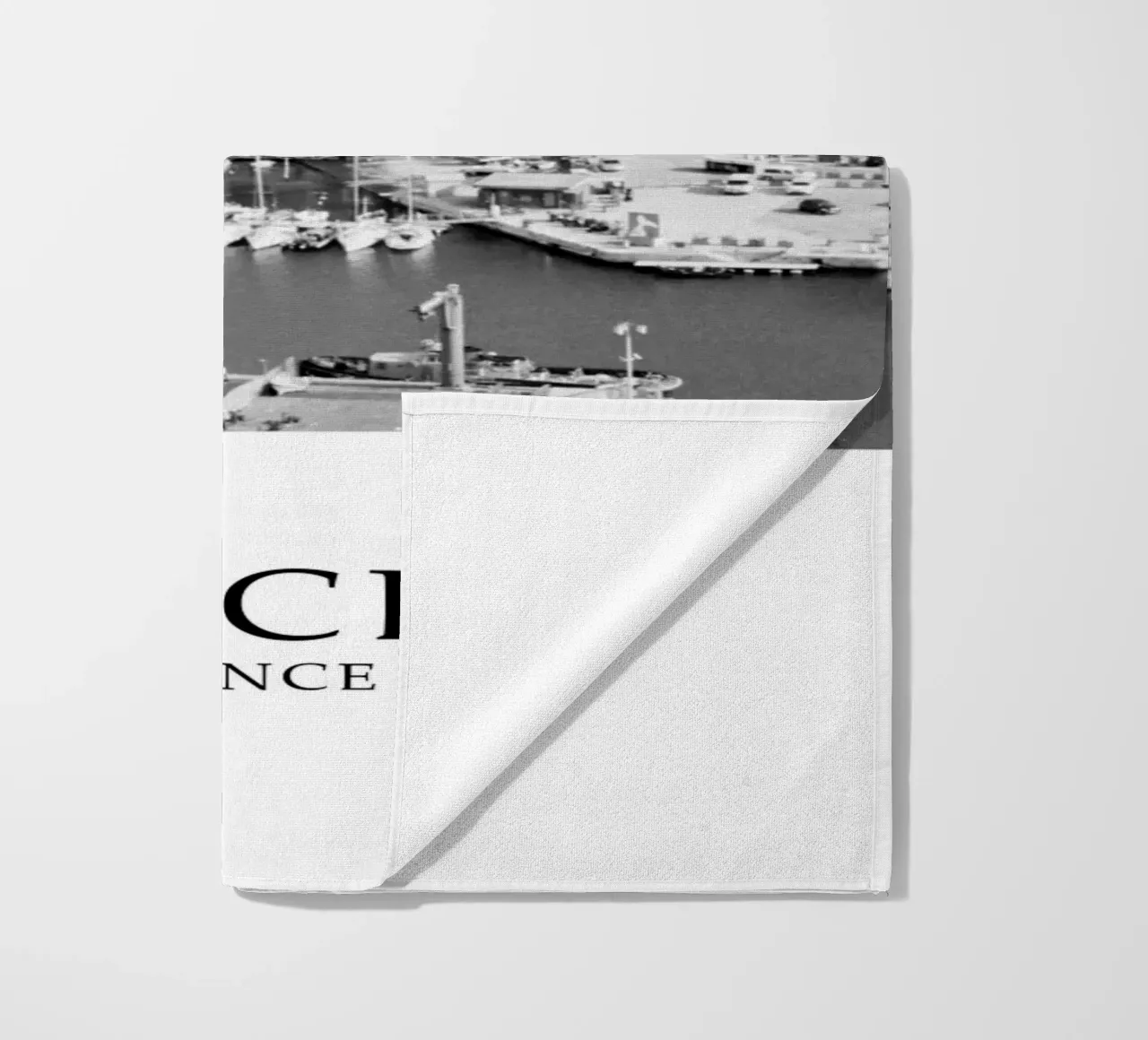 Nizza, Francia, lungomare: scena in scala di grigi telo mare da Charnwood Prints
