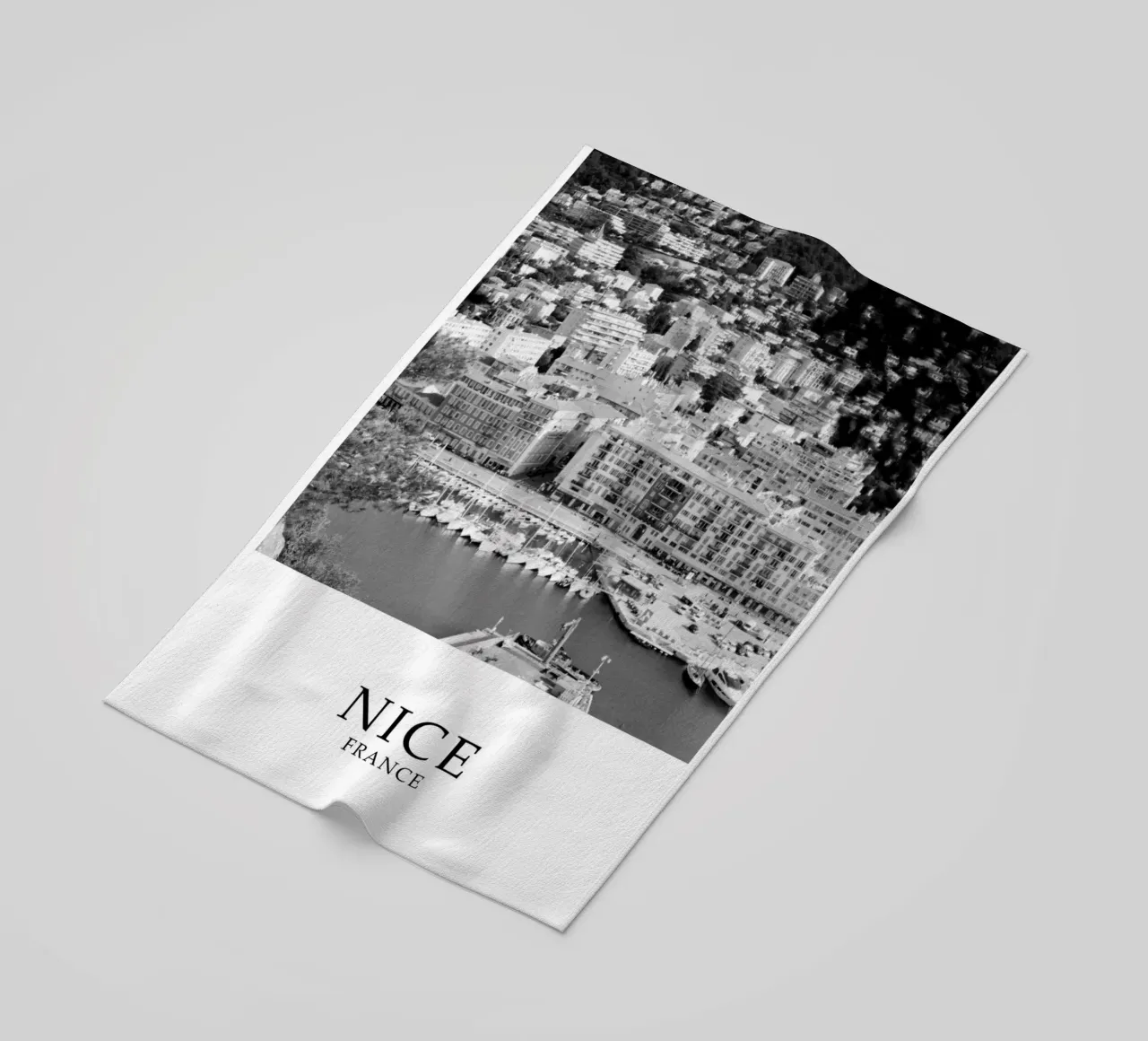 Nizza, Francia, lungomare: scena in scala di grigi telo mare da Charnwood Prints