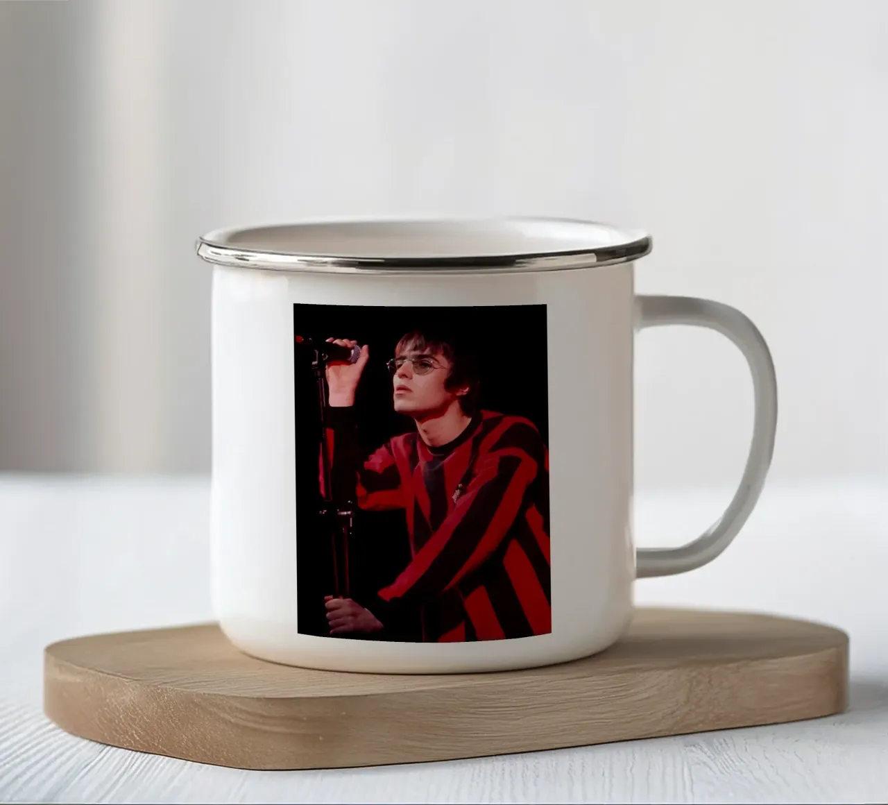 Liam Gallagher tazza in smalto da Low poly art