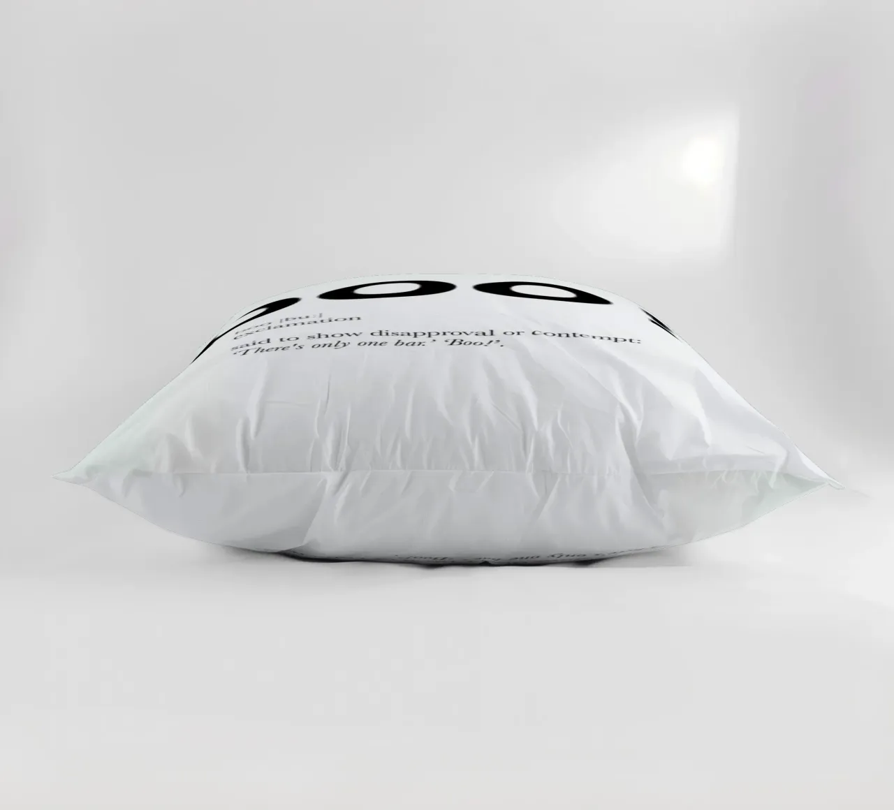 The boo interjection cuscino da Matěj Kašpar Jirásek