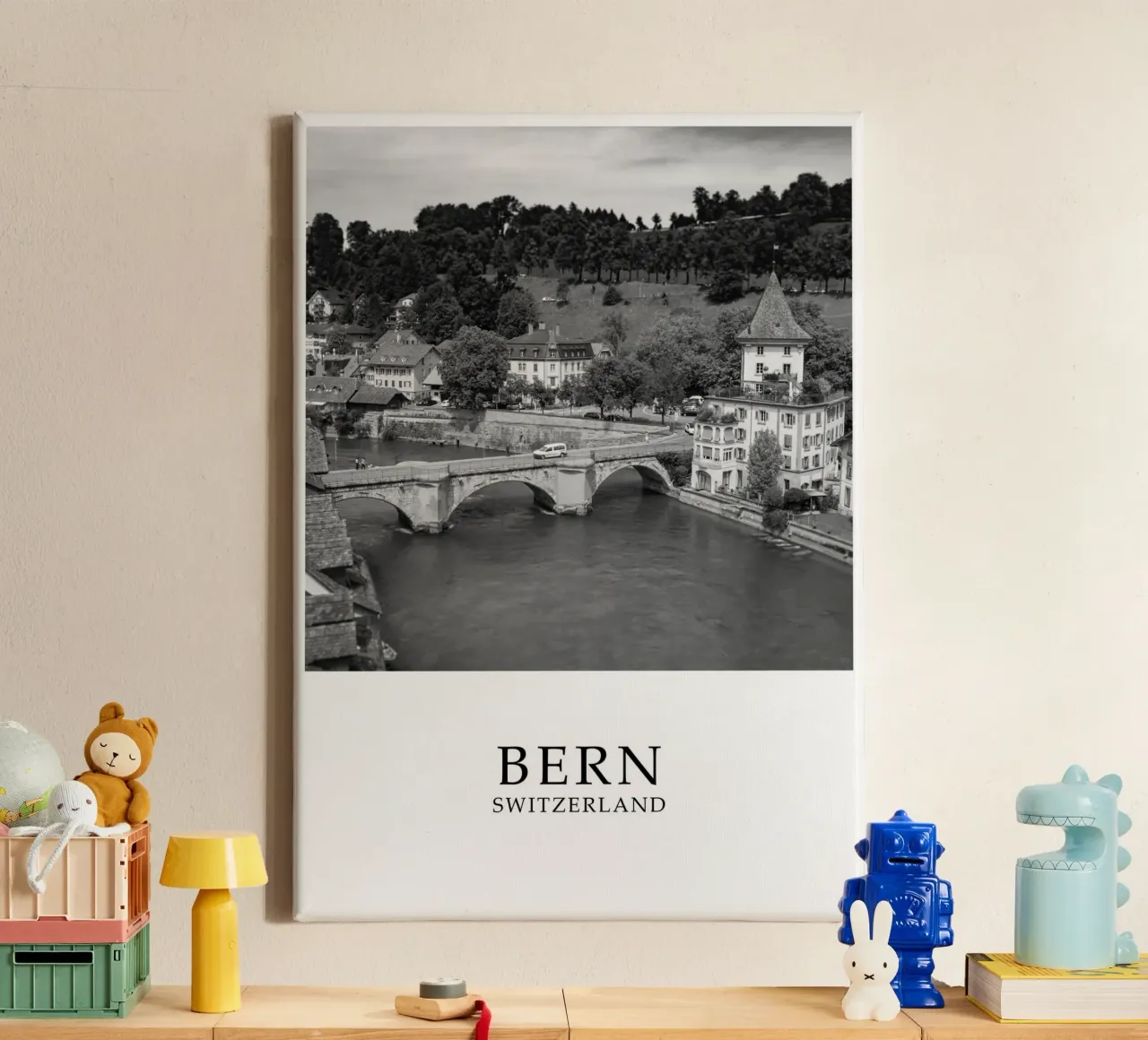 Berna Svizzera Paesaggio in scala di grigi tela con Cornice a cassetta da Charnwood Prints